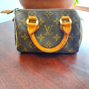 Mini Louis Vuitton